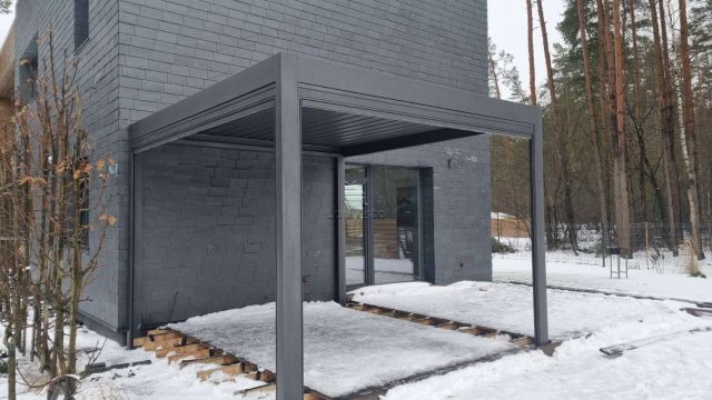 bioklimatine pergola pergole pavesine terasa visoje lietuvoje
