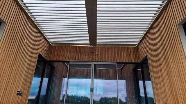 bioklimatine pergola restoranams namams terasa