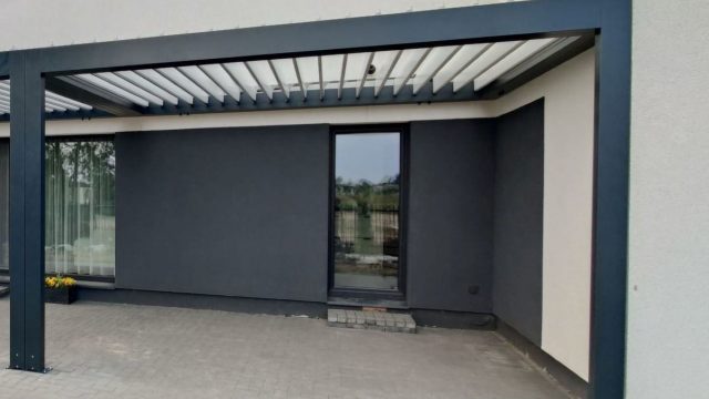 Bioklimatine Pergola Kaunas gera kaina terasa pavesine
